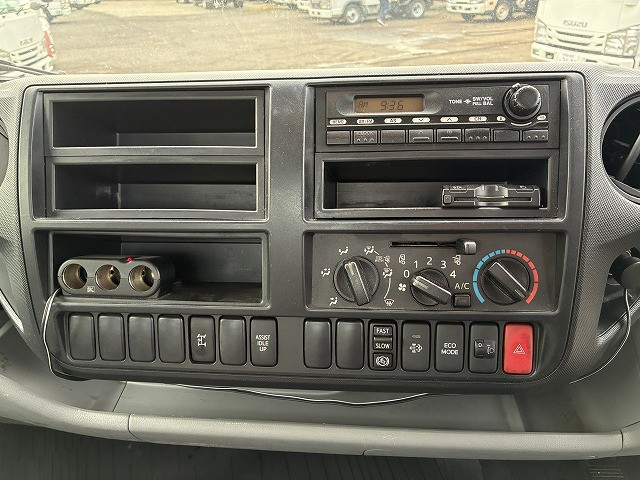 日野 デュトロ 小型 キャリアカー TKG-XZU720M(97845) 33枚目