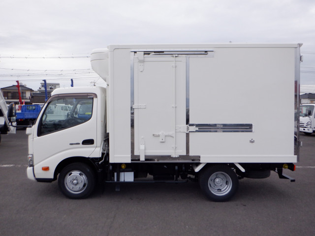 日野 デュトロ 小型 冷蔵冷凍バン TKG-XZC605M(97847) 7枚目
