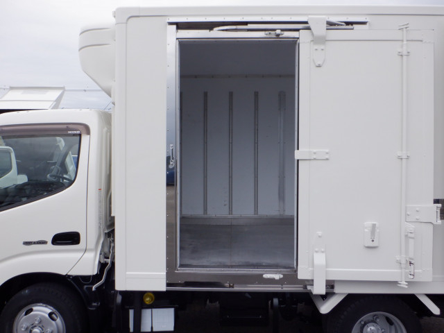 日野 デュトロ 小型 冷蔵冷凍バン TKG-XZC605M(97847) 18枚目