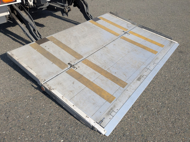 いすゞ フォワード 増トン 冷蔵冷凍バン LKG-FTR90T2(97849) 10枚目