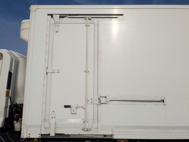 いすゞ フォワード 増トン 冷蔵冷凍バン LKG-FTR90T2(97849) 29枚目