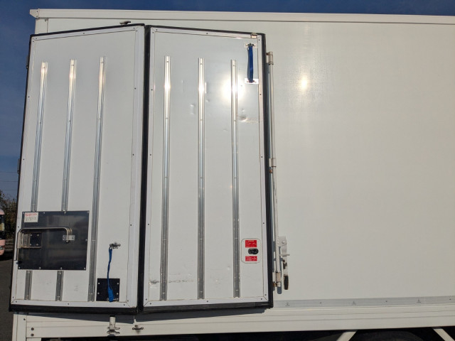 いすゞ フォワード 増トン 冷蔵冷凍バン LKG-FTR90T2(97849) 31枚目