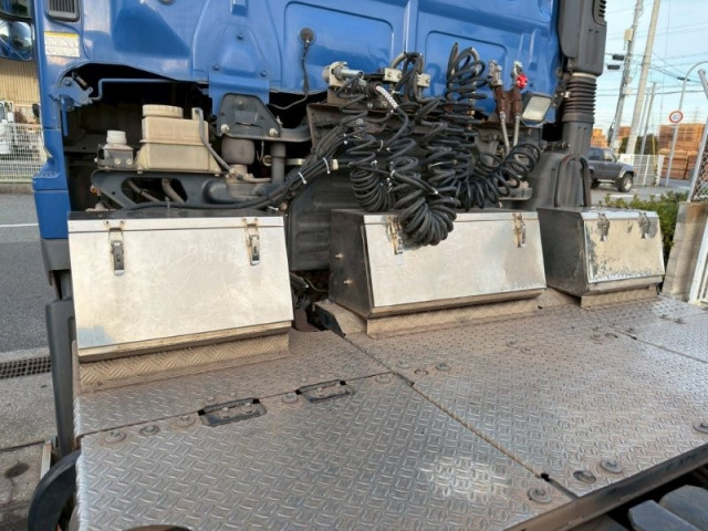 日野 プロフィア 大型 トラクタ QPG-SH1EDDG(97852) 12枚目