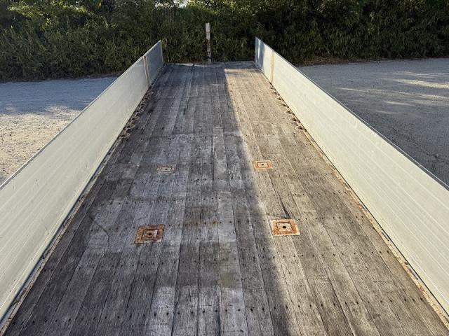 いすゞ ギガ 大型 平ボディ QKG-CYJ77B(97860) 9枚目