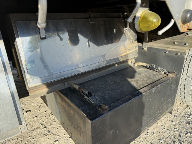 いすゞ ギガ 大型 平ボディ QKG-CYJ77B(97860) 35枚目