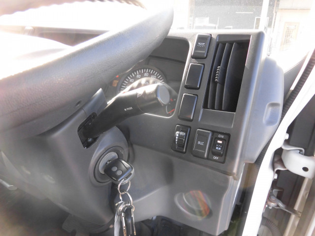 いすゞ エルフ 小型 バン TRG-NPR85AN(97871) 32枚目