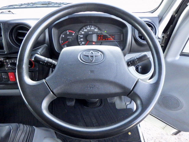 トヨタ トヨエース 小型 バン TKG-XZC605V(97885) 18枚目