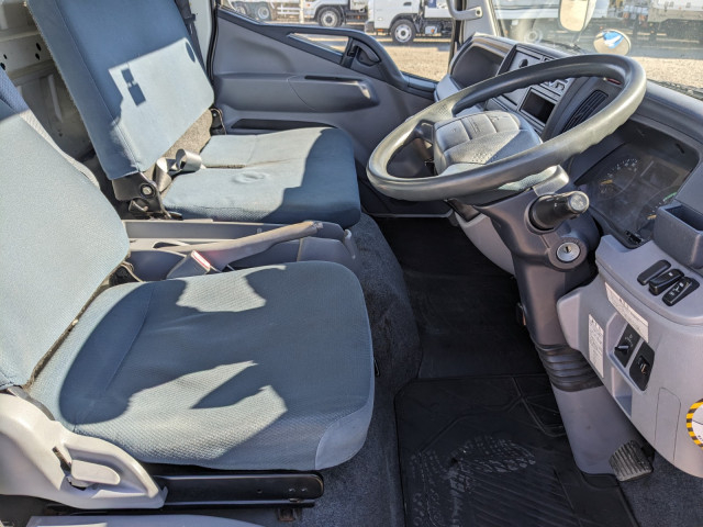 三菱ふそう キャンター 小型 バン TKG-FEB50(97891) 33枚目