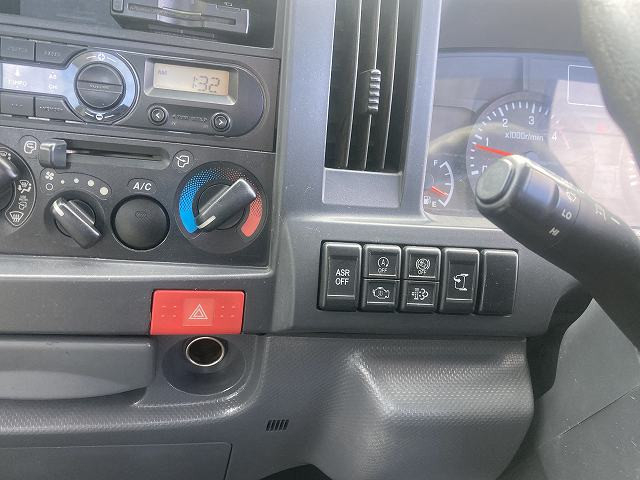 いすゞ エルフ 小型 平ボディ TRG-NJR85A(97897) 31枚目