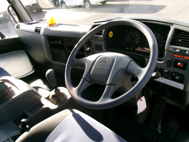 三菱ふそう ファイター 増トン 平ボディ（クレーン付） TKG-FK62FY(97900) 9枚目