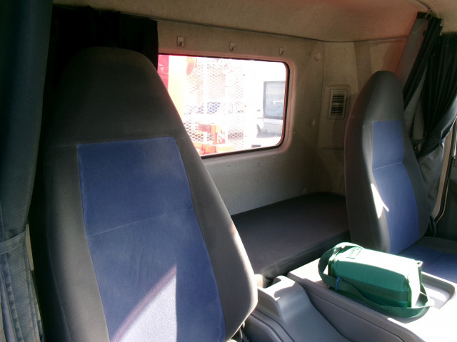 三菱ふそう ファイター 増トン 平ボディ（クレーン付） TKG-FK62FY(97900) 10枚目