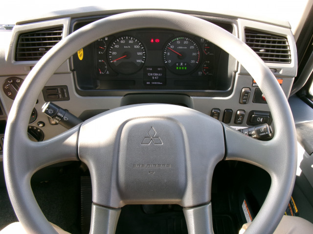 三菱ふそう ファイター 増トン 平ボディ（クレーン付） TKG-FK62FY(97900) 11枚目