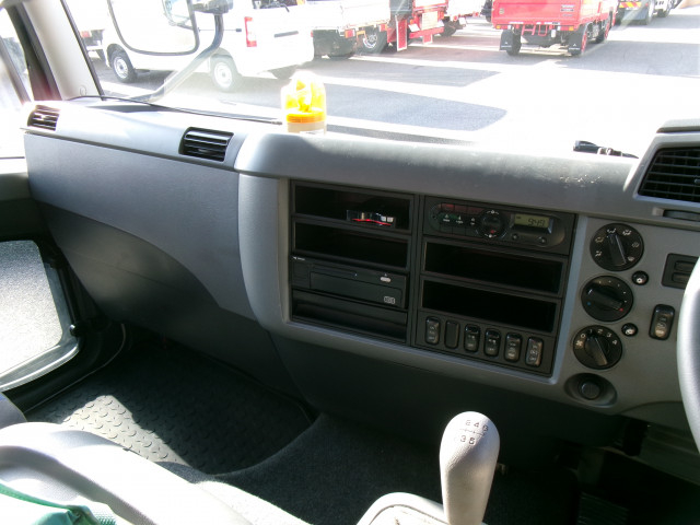 三菱ふそう ファイター 増トン 平ボディ（クレーン付） TKG-FK62FY(97900) 14枚目