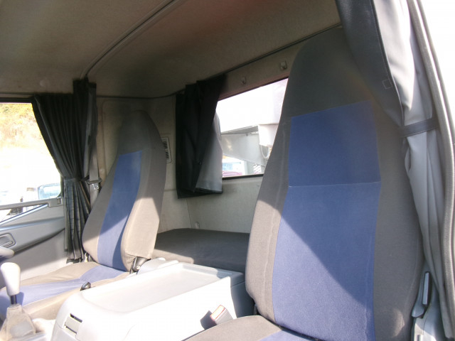 三菱ふそう ファイター 増トン 平ボディ（クレーン付） TKG-FK62FY(97900) 17枚目