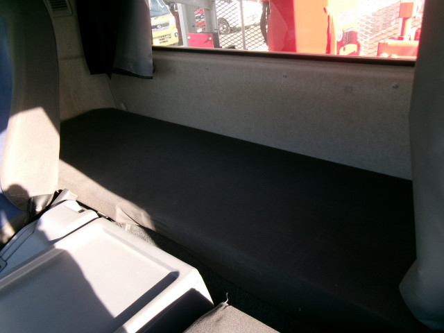 三菱ふそう ファイター 増トン 平ボディ（クレーン付） TKG-FK62FY(97900) 18枚目