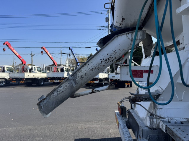 三菱ふそう ファイター 増トン ミキサー車 QDG-FQ62F(97904) 10枚目