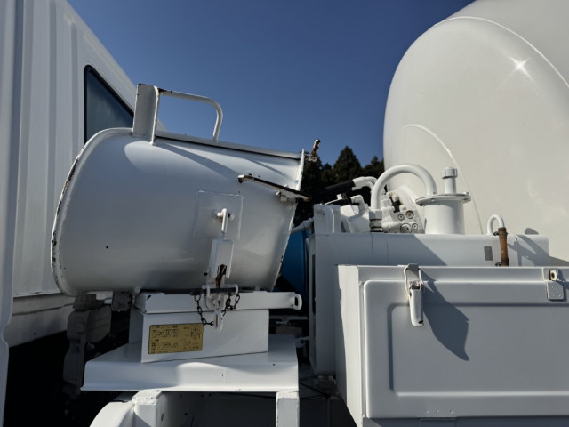 三菱ふそう ファイター 増トン ミキサー車 QDG-FQ62F(97904) 17枚目