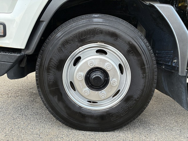 いすゞ フォワード 中型 平ボディ（クレーン付） TKG-FRR90S2(97911) 24枚目