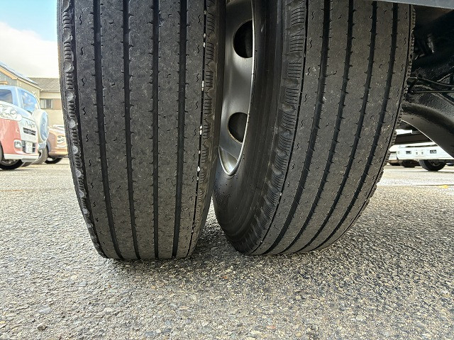 いすゞ フォワード 中型 平ボディ（クレーン付） TKG-FRR90S2(97911) 27枚目