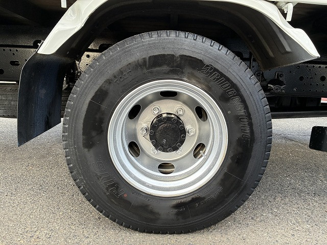 いすゞ フォワード 中型 平ボディ（クレーン付） TKG-FRR90S2(97911) 28枚目