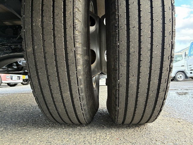 いすゞ フォワード 中型 平ボディ（クレーン付） TKG-FRR90S2(97911) 29枚目