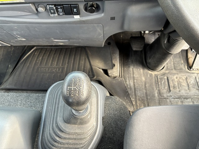 いすゞ フォワード 中型 平ボディ（クレーン付） TKG-FRR90S2(97911) 43枚目