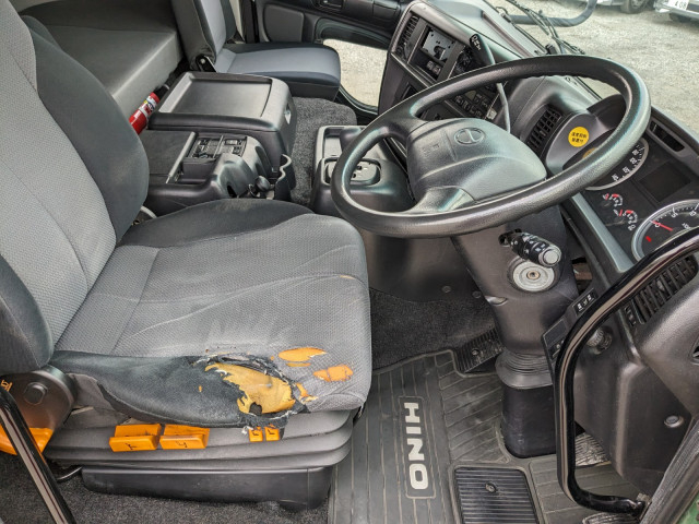 日野 プロフィア 大型 トラクタ QPG-SH1EDDG(97914) 30枚目