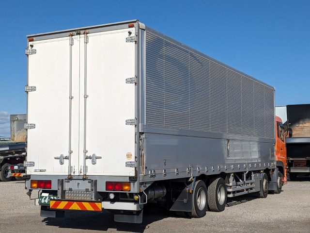 UDトラックス（日産） クオン 大型 ウィング QKG-CG5ZA(97928) 4枚目