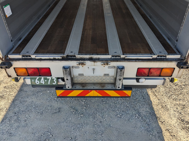 UDトラックス（日産） クオン 大型 ウィング QKG-CG5ZA(97928) 9枚目