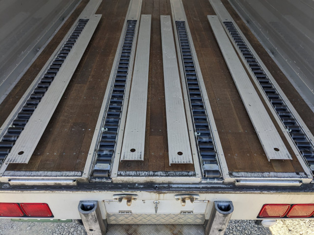 UDトラックス（日産） クオン 大型 ウィング QKG-CG5ZA(97928) 10枚目