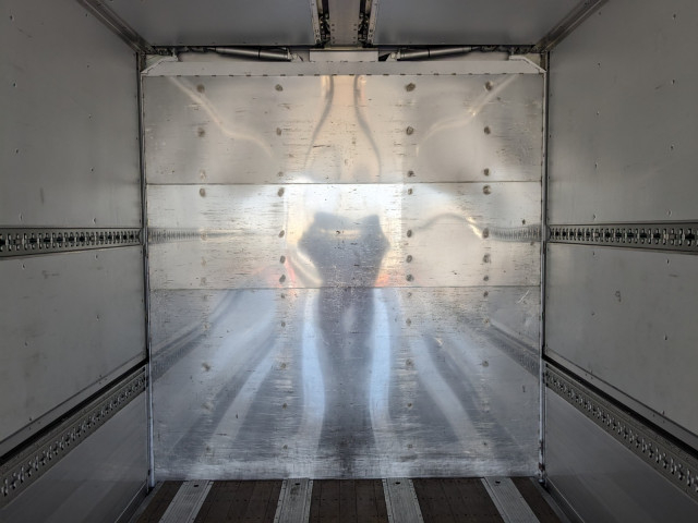 UDトラックス（日産） クオン 大型 ウィング QKG-CG5ZA(97928) 16枚目