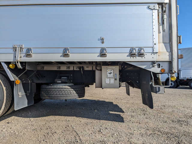 UDトラックス（日産） クオン 大型 ウィング QKG-CG5ZA(97928) 21枚目