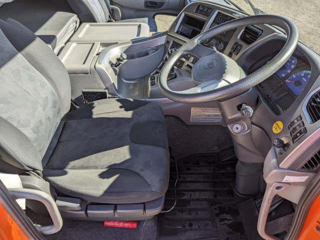 UDトラックス（日産） クオン 大型 ウィング QKG-CG5ZA(97928) 36枚目