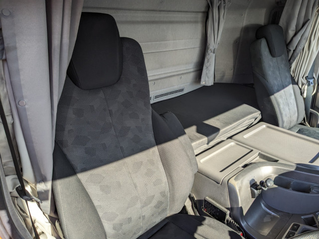 UDトラックス（日産） クオン 大型 ウィング QKG-CG5ZA(97928) 38枚目