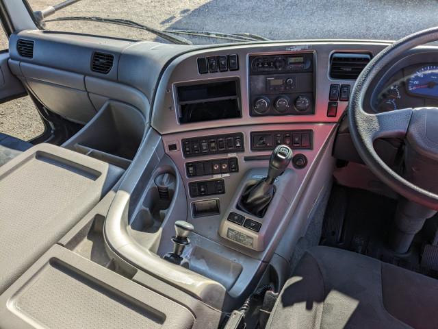 UDトラックス（日産） クオン 大型 ウィング QKG-CG5ZA(97928) 39枚目