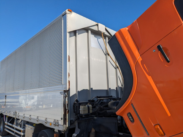 UDトラックス（日産） クオン 大型 ウィング QKG-CG5ZA(97928) 47枚目