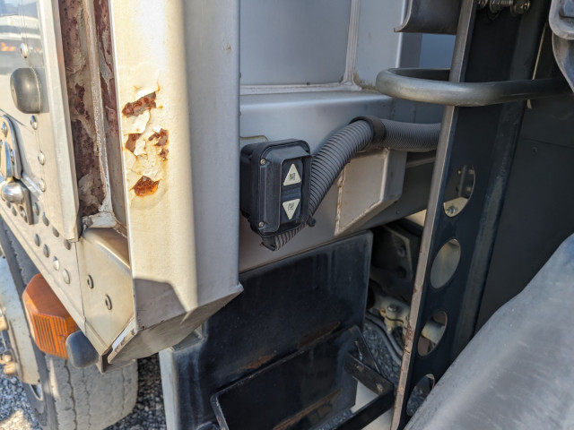 UDトラックス（日産） クオン 大型 ウィング QKG-CG5ZA(97928) 48枚目