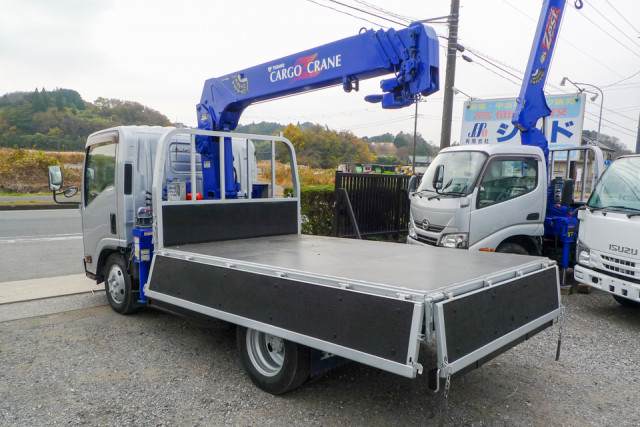 いすゞ エルフ 小型 平ボディ（クレーン付） TKG-NMR85N(97931) 10枚目