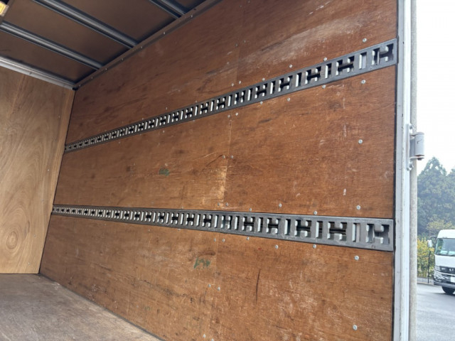 三菱ふそう キャンター 小型 バン TKG-FEA50(97933) 12枚目