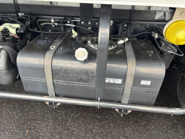 三菱ふそう キャンター 小型 バン TKG-FEA50(97933) 24枚目