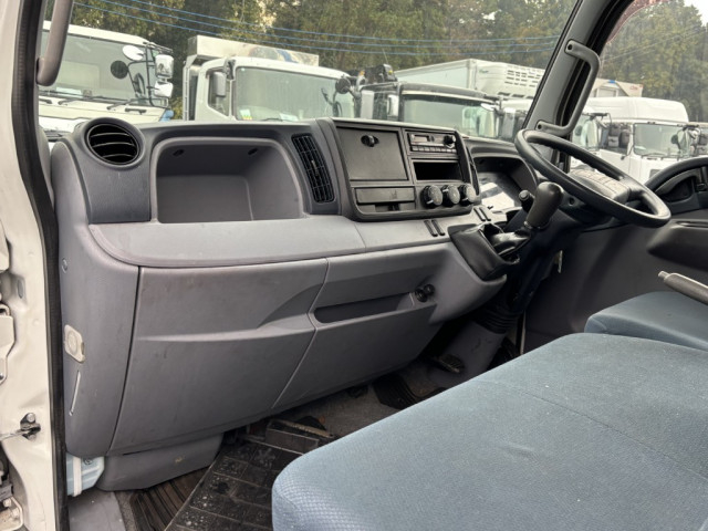 三菱ふそう キャンター 小型 バン TKG-FEA50(97933) 32枚目