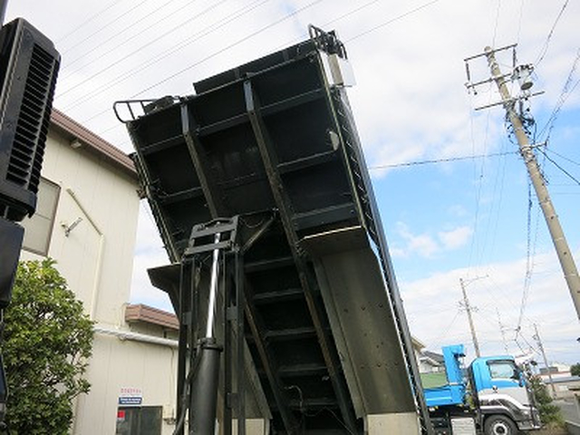 UDトラックス（日産） クオン 大型 土砂ダンプ QKG-CW5XL(97937) 11枚目