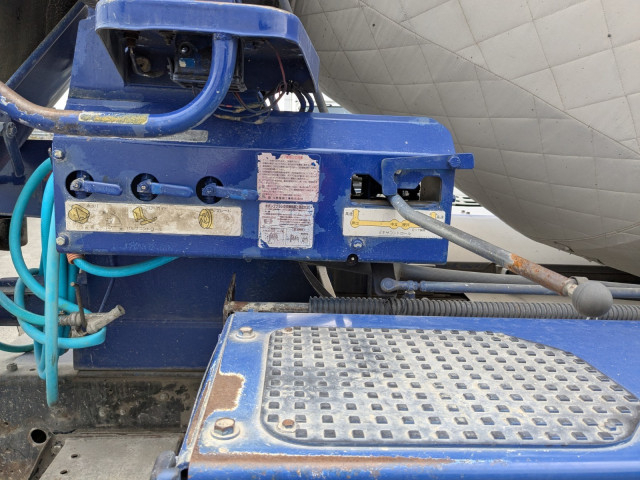 三菱ふそう スーパーグレート 大型 ミキサー車 QKG-FV50VX(97945) 22枚目