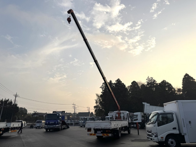 いすゞ フォワード 中型 平ボディ（クレーン付） TKG-FRR90S2(97947) 15枚目