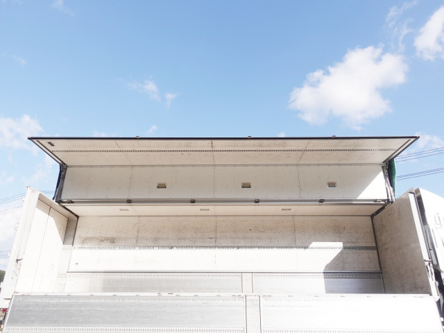 いすゞ ギガ 大型 ウィング QKG-CYL77A(97956) 11枚目