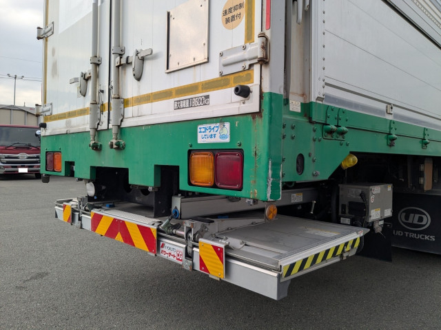 UDトラックス（日産） クオン 大型 ウィング QKG-CD5ZA(97959) 7枚目