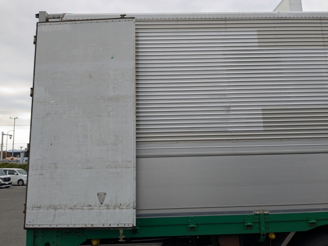 UDトラックス（日産） クオン 大型 ウィング QKG-CD5ZA(97959) 15枚目