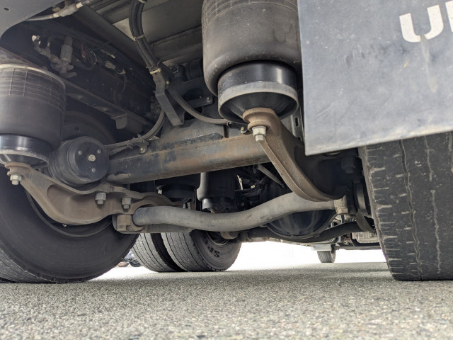 UDトラックス（日産） クオン 大型 ウィング QKG-CD5ZA(97959) 16枚目