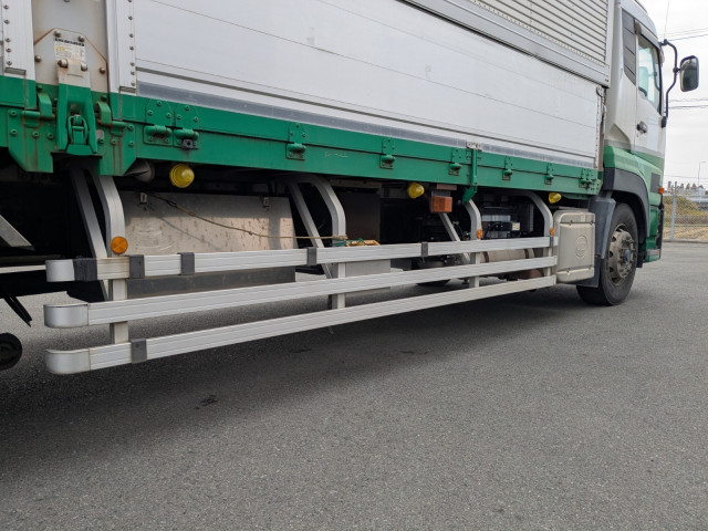 UDトラックス（日産） クオン 大型 ウィング QKG-CD5ZA(97959) 18枚目