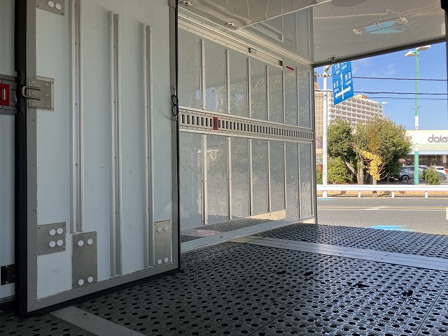 三菱ふそう キャンター 小型 冷蔵冷凍バン TKG-FEB50(97960) 22枚目